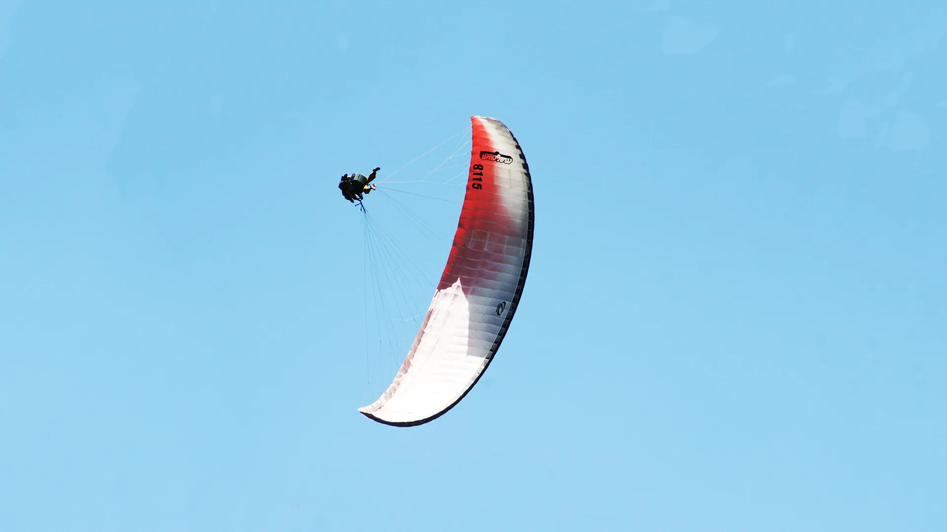 Highfly paragliding