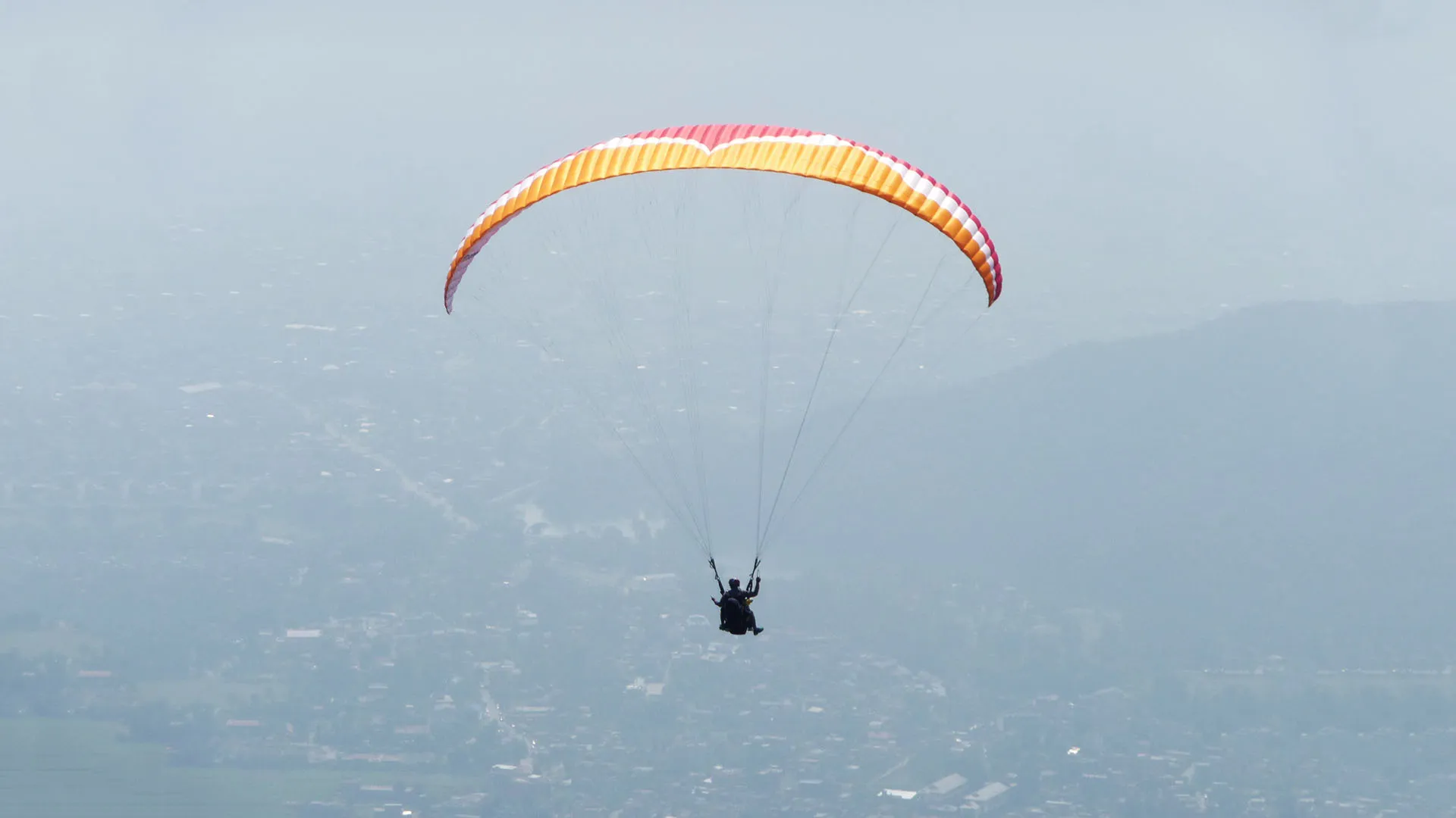 Highfly paragliding